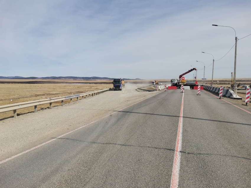 Схему проезда на федеральной трассе у села Горекацан Улетовского района изменили для ремонта моста